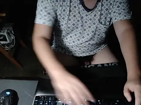 Snapshot of thealfawolf01 chatting on October 7, 3:58 am thealfawolf01 online show from October 7, 3:58 am