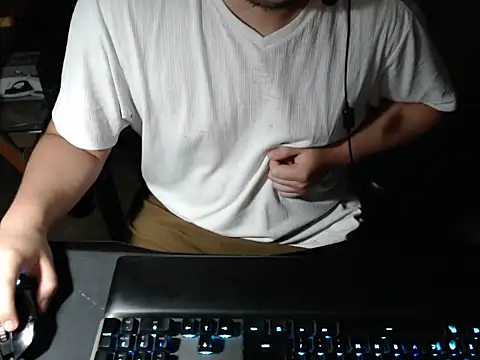 Snapshot of thealfawolf01 chatting on October 12, 12:59 pm thealfawolf01 online show from October 12, 12:59 pm