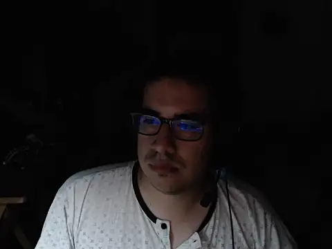 Snapshot of thealfawolf01 chatting on November 27, 2:57 am thealfawolf01 online show from November 27, 2:57 am