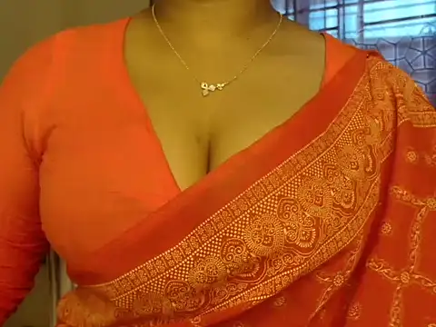 Snapshot of Unlucky-flowers chatting on December 13, 8:30 am Unlucky-flowers online show from December 13, 8:30 am