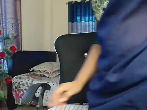 Snapshot of Unlucky-flowers chatting on November 4, 9:52 am Unlucky-flowers online show from November 4, 9:52 am