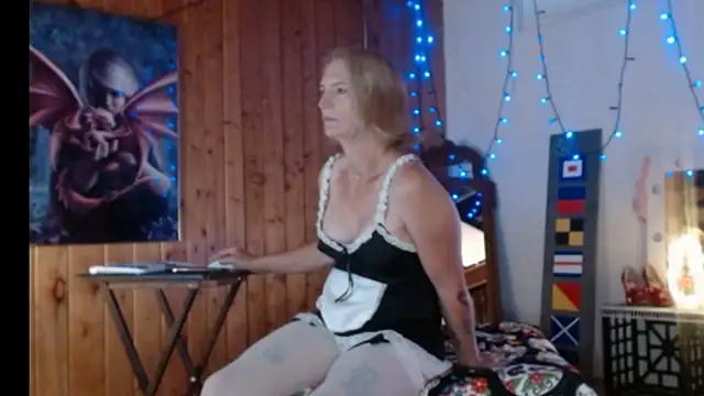 Snapshot of JamieBottoms chatting on June 19, 2:10 pm JamieBottoms online show from June 19, 2:10 pm