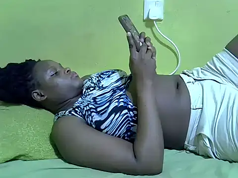 queendebbie online show from January 6, 10:30 am