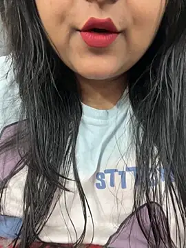 smile pretty online show from February 5, 2:00 pm