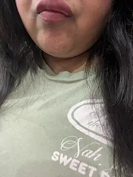 smile pretty online show from February 23, 3:42 pm