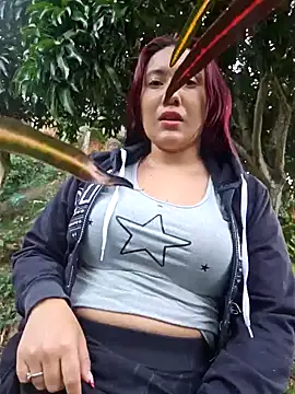 Snapshot of Blushing_Katy chatting on December 11, 11:19 am Blushing Katy online show from December 11, 11:19 am