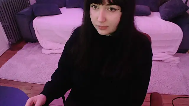 Snapshot of Lynylou chatting on December 5, 3:17 pm Lynylou online show from December 5, 3:17 pm