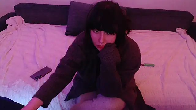 Snapshot of Lynylou chatting on December 18, 10:02 pm Lynylou online show from December 18, 10:02 pm