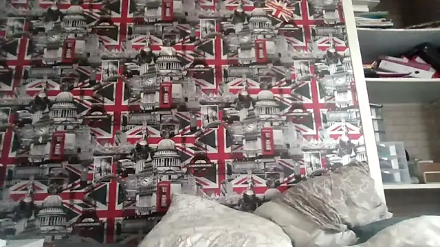 Snapshot of Lynylou chatting on October 20, 10:59 am Lynylou online show from October 20, 10:59 am