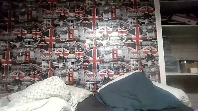 Snapshot of Lynylou chatting on October 28, 5:04 pm Lynylou online show from October 28, 5:04 pm