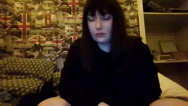 Snapshot of Lynylou chatting on November 19, 10:43 pm Lynylou online show from November 19, 10:43 pm