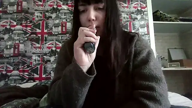 Snapshot of Lynylou chatting on November 21, 11:53 am Lynylou online show from November 21, 11:53 am