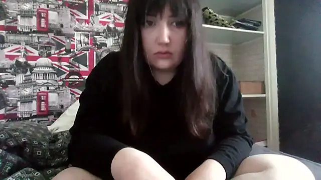 Snapshot of Lynylou chatting on November 25, 12:05 pm Lynylou online show from November 25, 12:05 pm