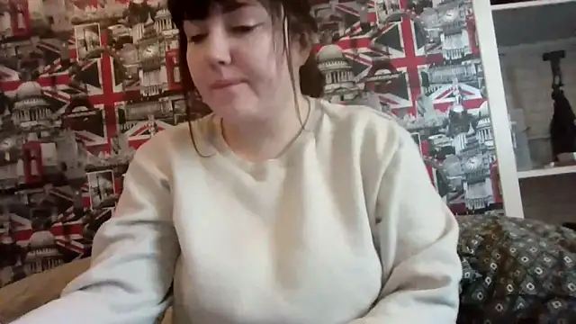 Snapshot of Lynylou chatting on November 28, 11:57 am Lynylou online show from November 28, 11:57 am