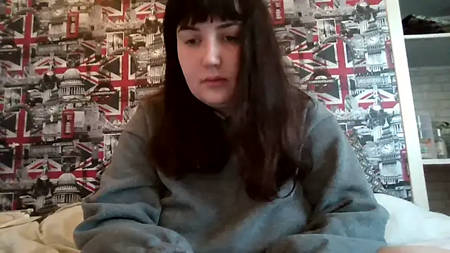 Snapshot of Lynylou chatting on December 3, 8:23 am Lynylou online show from December 3, 8:23 am