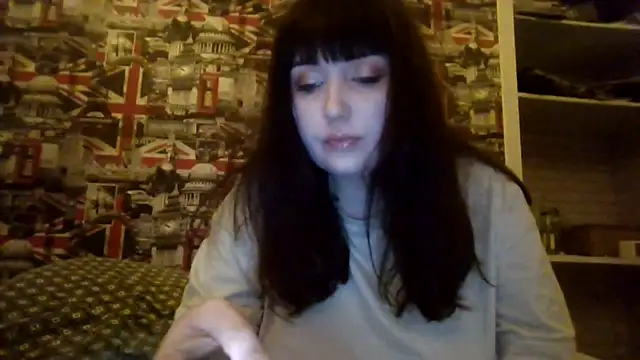 Snapshot of Lynylou chatting on December 5, 8:16 pm Lynylou online show from December 5, 8:16 pm