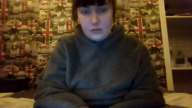 Lynylou online show from January 15, 3:27 pm