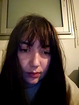 Lynylou online show from May 11, 3:45 am