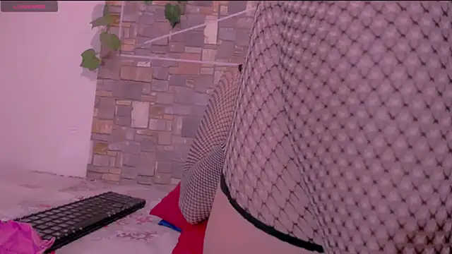 CrazyRousex online show from January 6, 2:21 pm