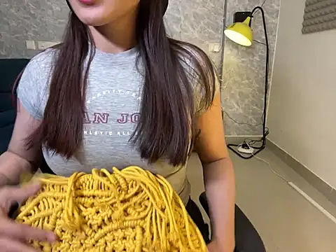 Snapshot of MidnightFlame chatting on December 8, 4:18 pm MidnightFlame online show from December 8, 4:18 pm