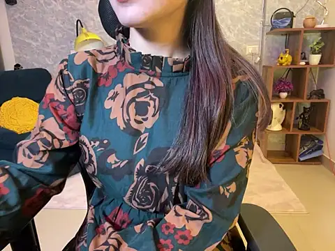 Snapshot of MidnightFlame chatting on February 2, 4:32 pm MidnightFlame online show from February 2, 4:32 pm