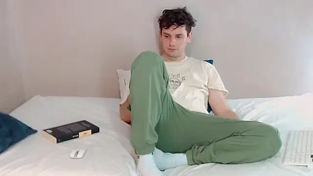 Snapshot of Elio555 chatting on February 27, 2:53 am Elio555 online show from February 27, 2:53 am