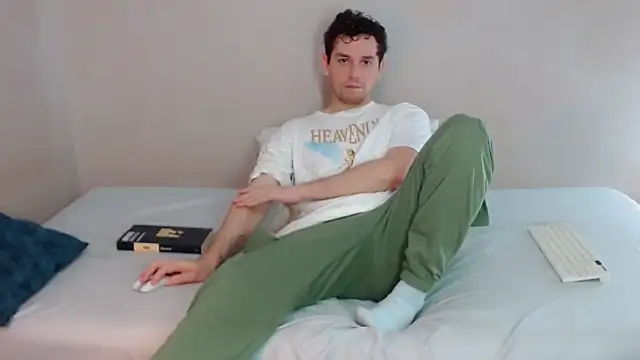 Snapshot of Elio555 chatting on March 8, 9:51 pm Elio555 online show from March 8, 9:51 pm