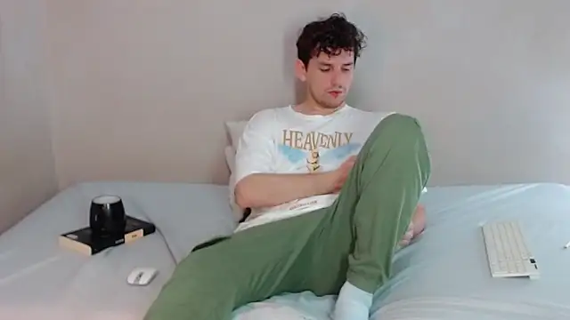 Snapshot of Elio555 chatting on March 9, 10:19 am Elio555 online show from March 9, 10:19 am