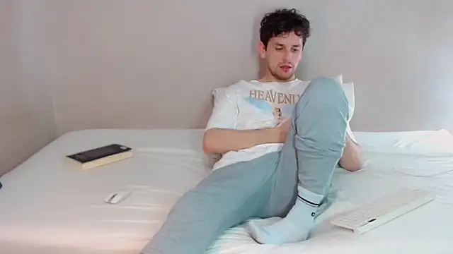 Snapshot of Elio555 chatting on March 16, 4:09 am Elio555 online show from March 16, 4:09 am