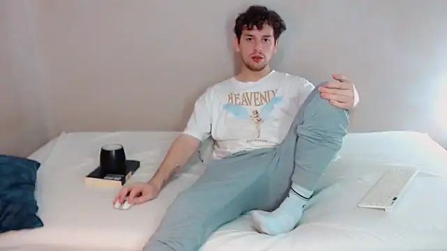 Snapshot of Elio555 chatting on March 17, 11:54 pm Elio555 online show from March 17, 11:54 pm