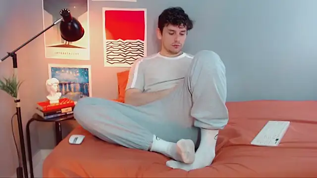 Snapshot of Elio555 chatting on September 14, 3:00 pm Elio555 online show from September 14, 3:00 pm