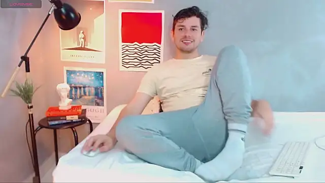 Snapshot of Elio555 chatting on October 13, 7:03 pm Elio555 online show from October 13, 7:03 pm