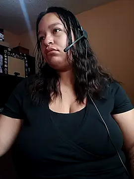 Snapshot of Angiee2001 chatting on May 5, 2:03 pm Angiee2001 online show from May 5, 2:03 pm