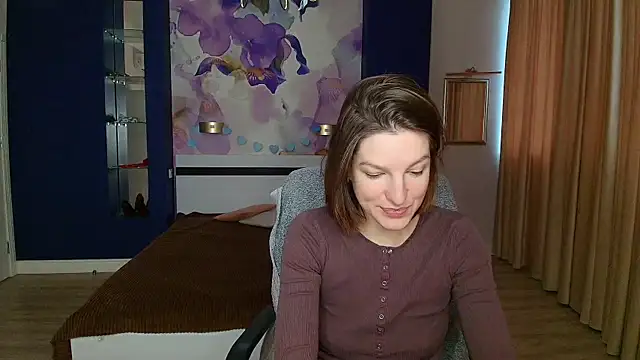 Snapshot of EmilyWalkeri chatting on December 2, 7:58 am EmilyWalkeri online show from December 2, 7:58 am