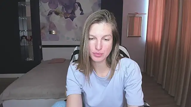 Snapshot of EmilyWalkeri chatting on October 3, 7:05 am EmilyWalkeri online show from October 3, 7:05 am