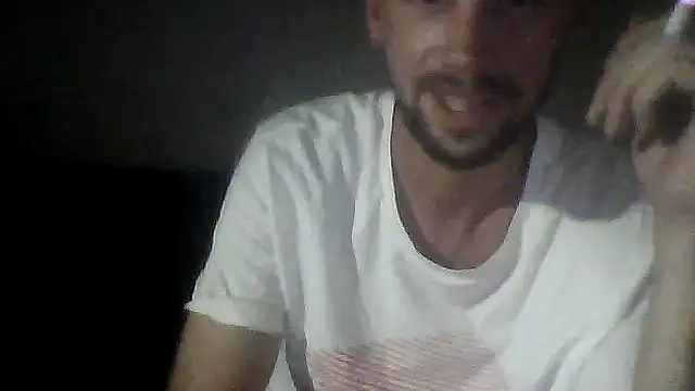 Snapshot of Rejtelmesest chatting on August 1, 2:11 am Rejtelmesest online show from August 1, 2:11 am