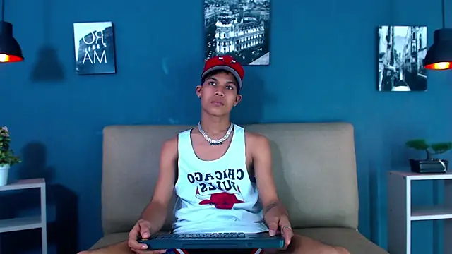 Levis Montes online show from February 2, 7:46 pm