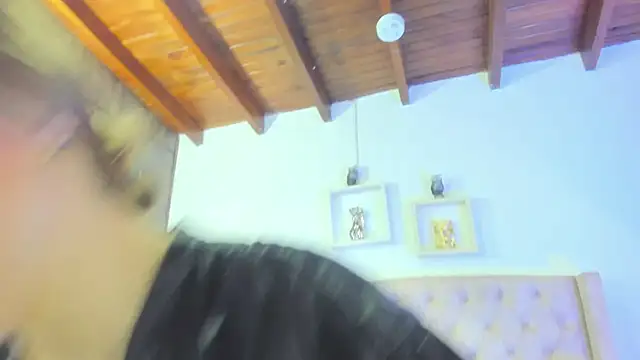 Snapshot of allisson_m chatting on January 25, 12:05 pm allisson m online show from January 25, 12:05 pm