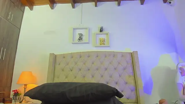 Snapshot of allisson_m chatting on February 14, 12:14 pm allisson m online show from February 14, 12:14 pm