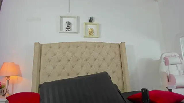 Snapshot of allisson_m chatting on March 11, 12:06 pm allisson m online show from March 11, 12:06 pm