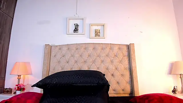 allisson m online show from December 15, 12:09 pm