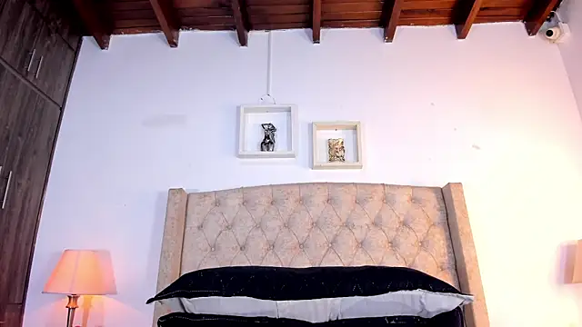 allisson m online show from December 16, 12:10 pm