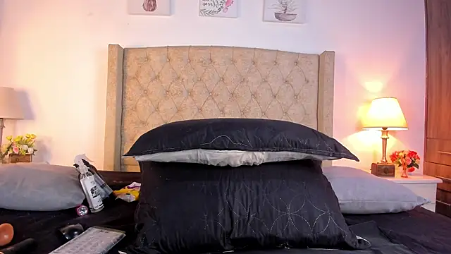 allisson m online show from April 14, 12:11 pm