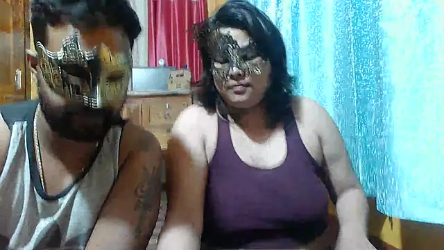 Cutehornycouples online show from February 19, 6:32 pm