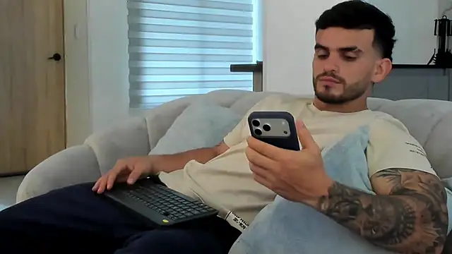 Ricardogo19 online show from February 19, 2:35 pm