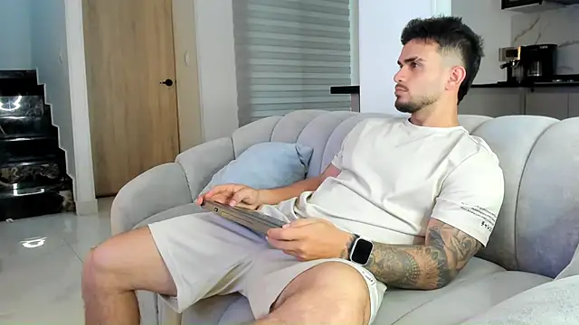 Ricardogo19 online show from April 14, 1:06 pm