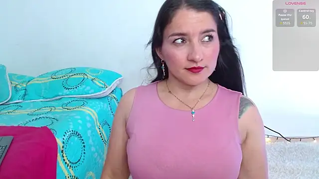 Emelyross  online show from March 26, 1:06 pm