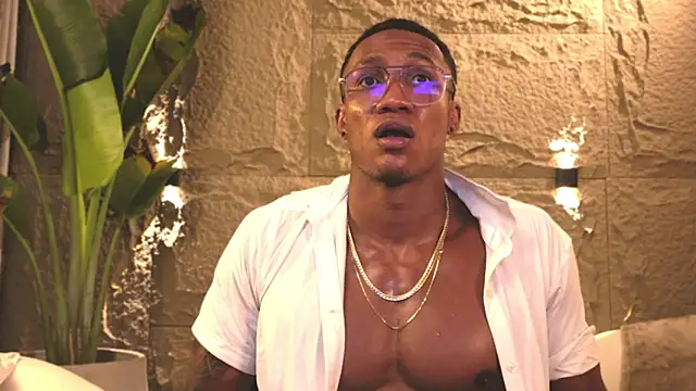 Logan Varela online show from March 20, 4:29 am