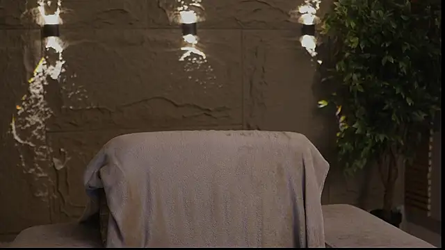 Logan Varela online show from September 27, 12:21 pm