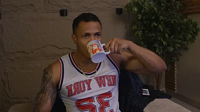 Logan Varela online show from October 3, 12:35 pm